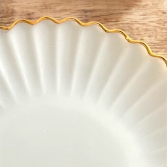 Vintage Large Milk Glass Platter 14.5” Ruffled Edge 22k Gold Trim Anchor Hocking - Picture 6 of 6
